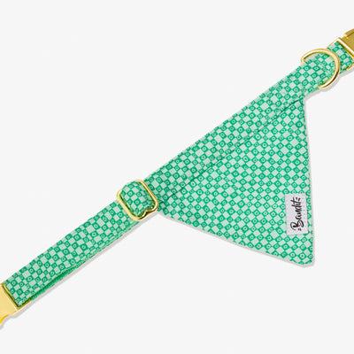 Bandana pour chien imprimé à carreaux vert orné de fleurs