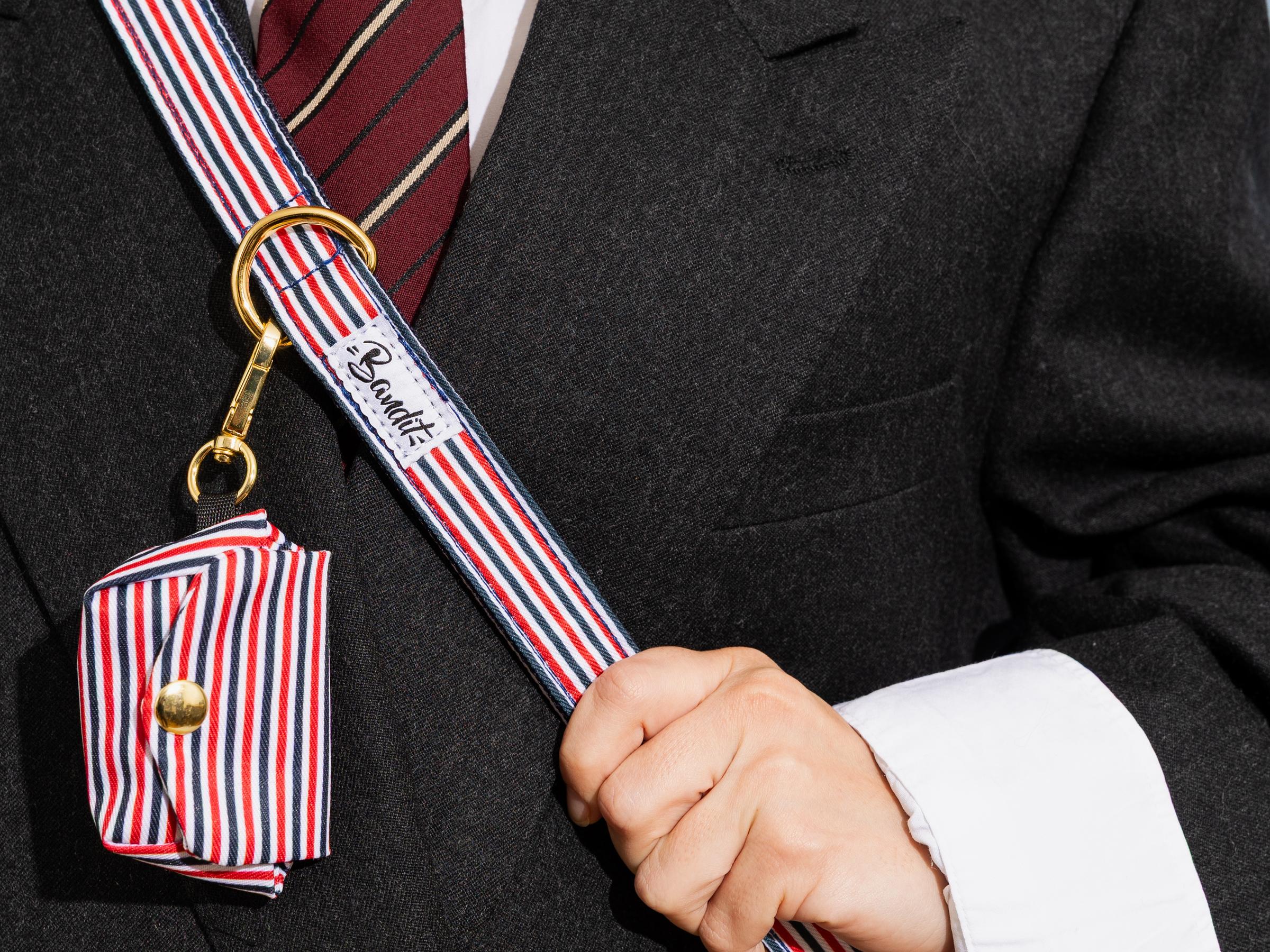 Pochette pour sacs à crottes tricolore