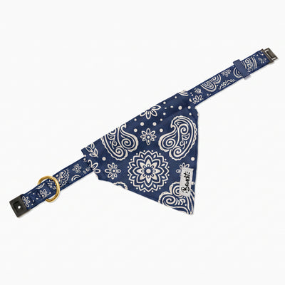 Bandana pour chat motif Minuit (paisley bleu marine) Essentiel French Bandit, vue produit sur fond blanc