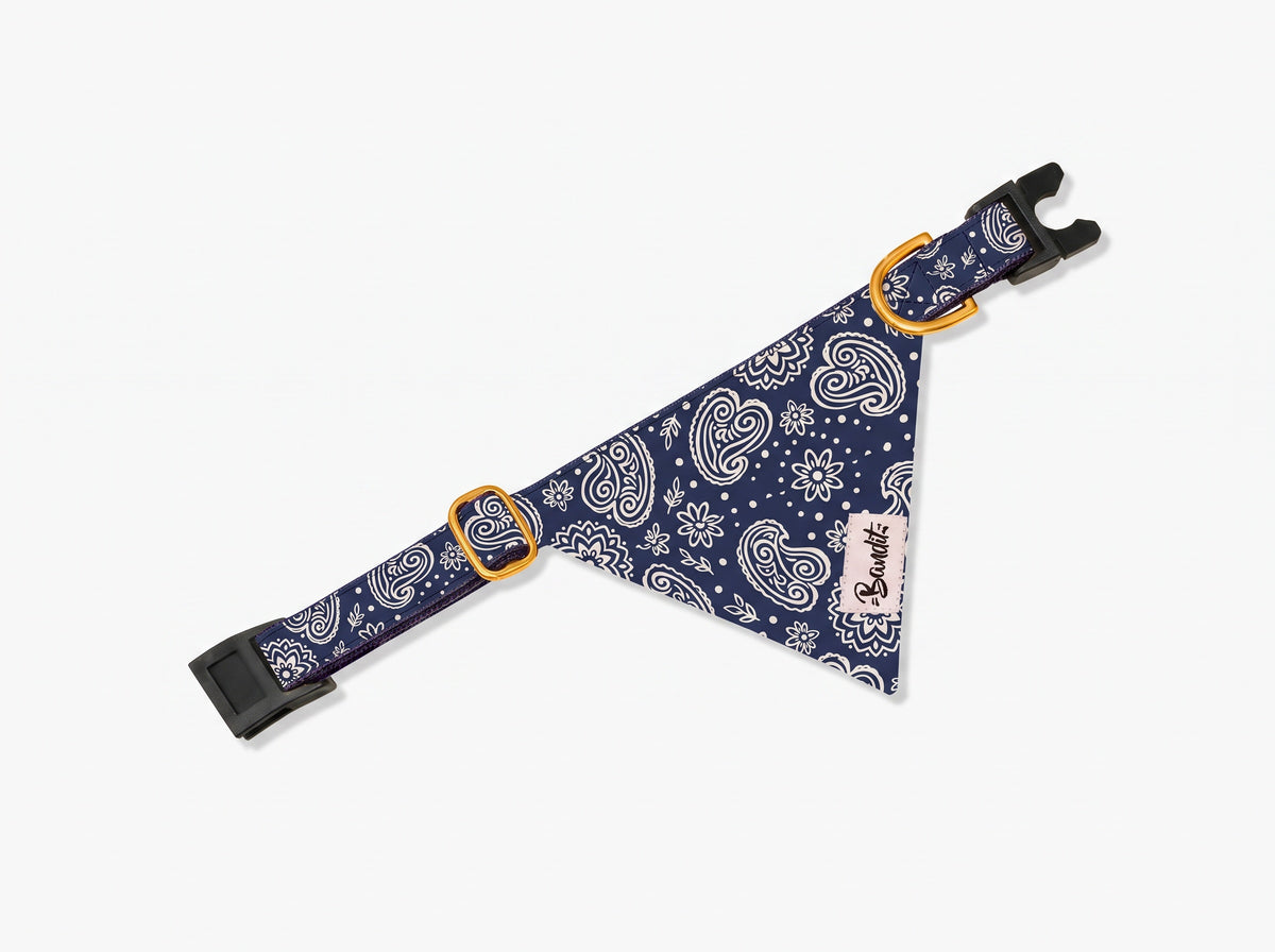 Bandana pour chat motif Minuit (paisley bleu marine) French Bandit, vue produit sur fond blanc