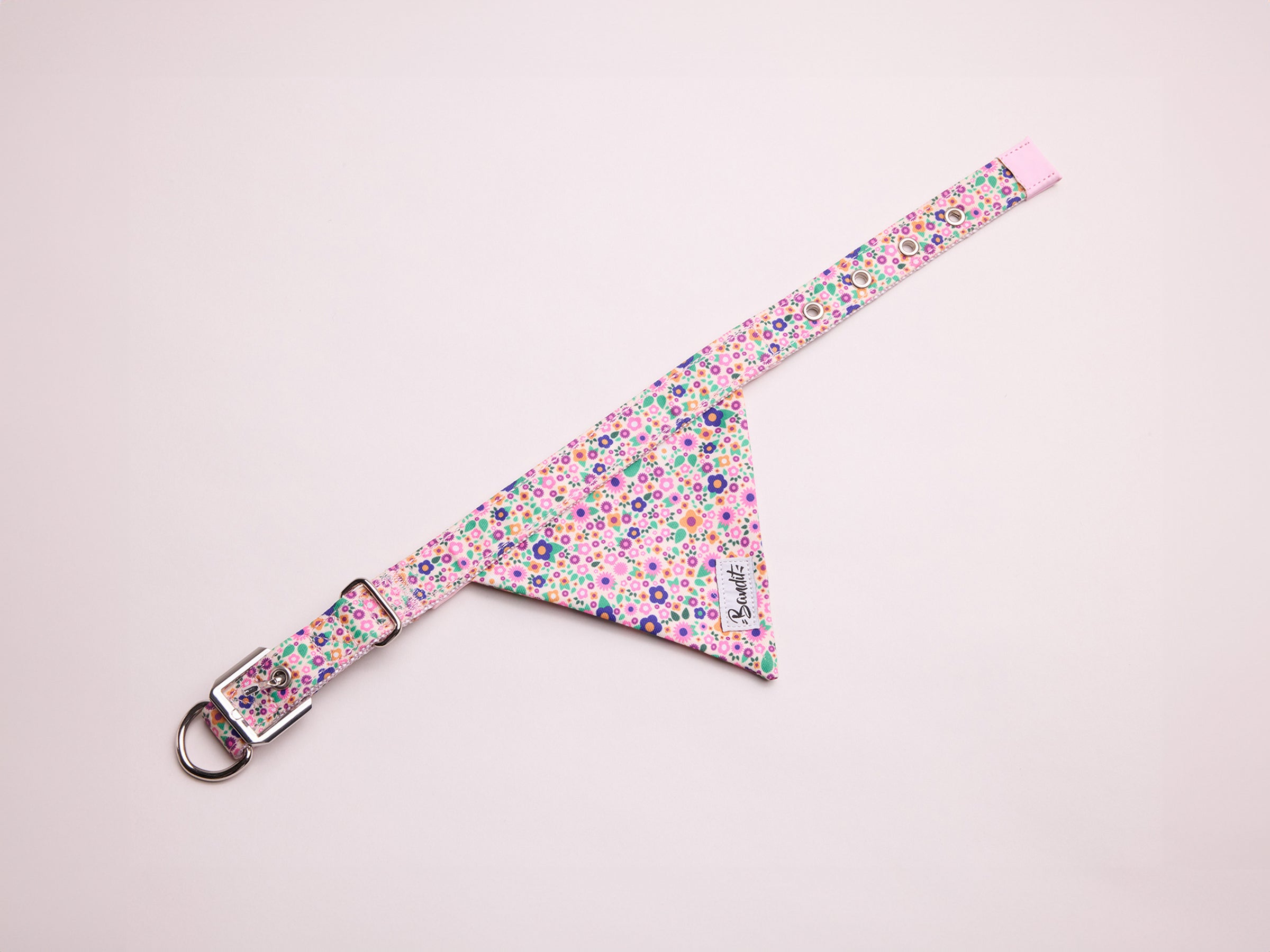 Bandana pour chien imprimé fleuri rose