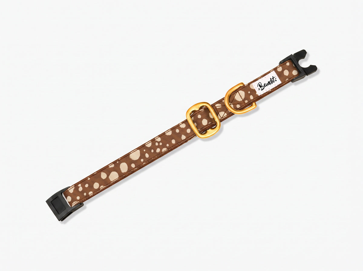 Collier pour chat motif Faon (pois beige sur fond marron) French Bandit, vue produit sur fond blanc