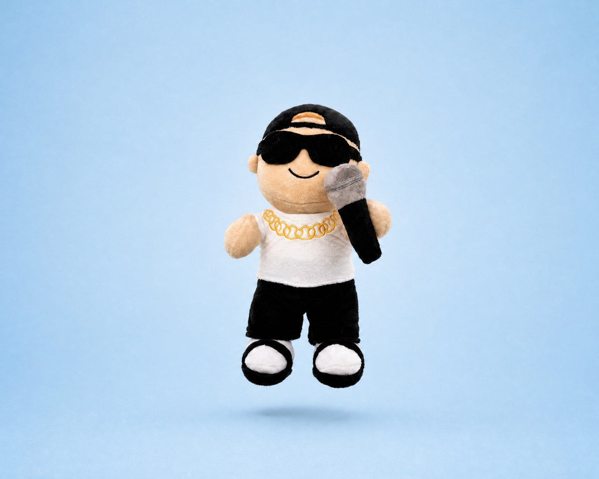 Le B, jouet pour chien en peluche personnage rappeur marseillais, packshot French Bandit