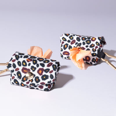 Pochette pour sacs à crottes léopard