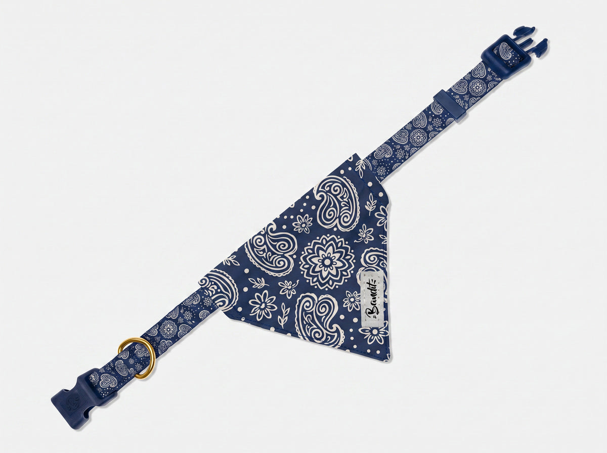 Bandana pour chien motif Minuit (paisley bleu marine) Essentiel French Bandit, vue produit sur fond blanc