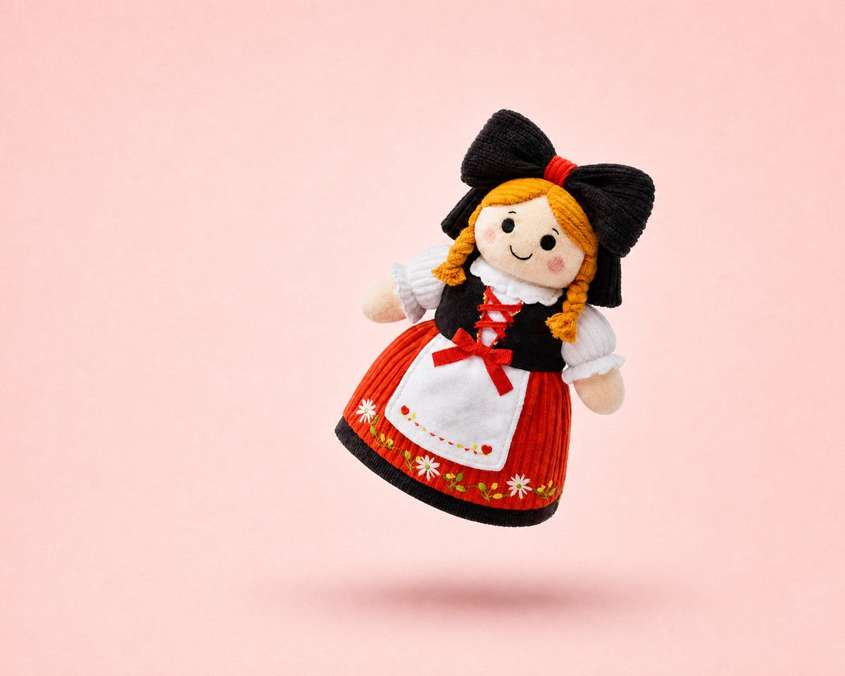 La Petite Alsacienne, jouet pour chien en peluche en costume traditionnel alsacien, packshot French Bandit