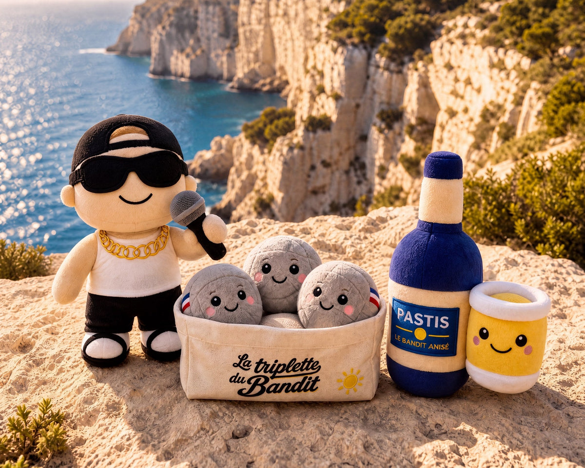 Jouets pour chien French Bandit Le B, pétanque et pastis en peluche dans les calanques de Marseille