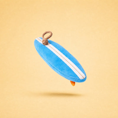Oh la Vague !, jouet pour chien en peluche en forme de planche de surf, packshot French Bandit